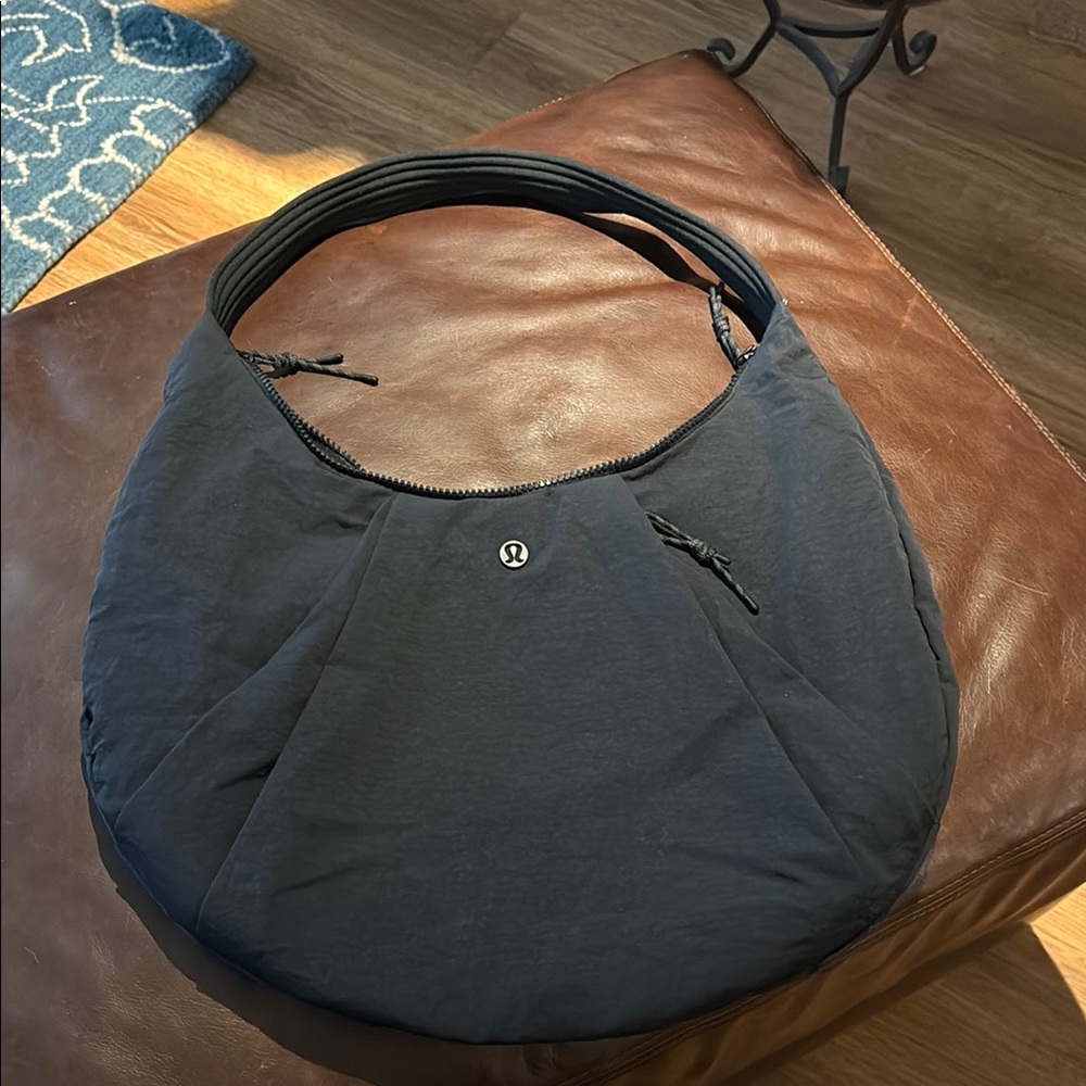 Lululemon Black Pleated shoulder bag